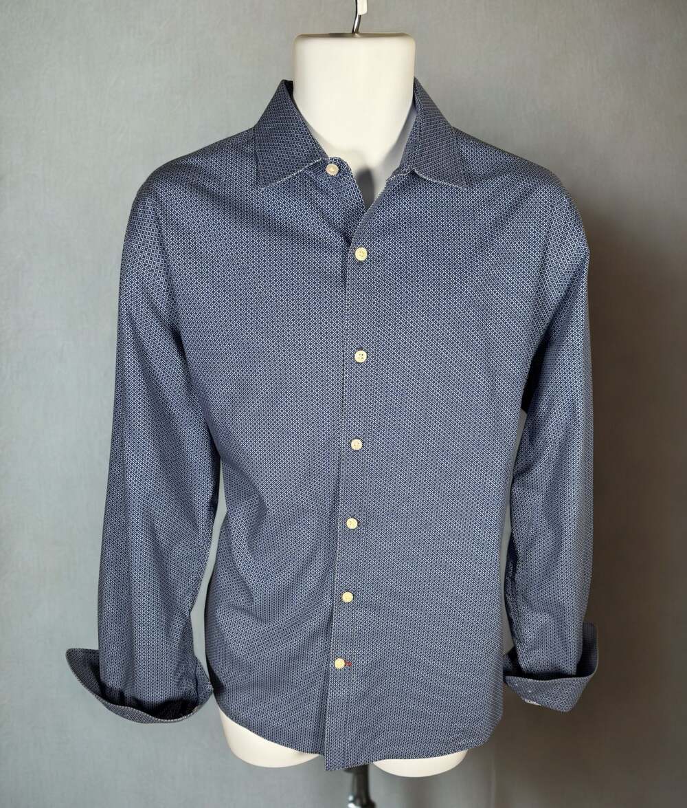 Tommy Hilfiger Men's Slim Fit Pattern Dress Shirt size 16-16.5 34/35 Large